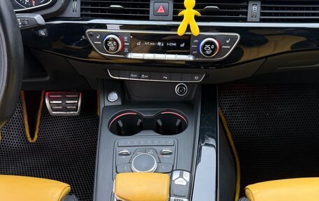 Audi A4, 2017 год, 2 800 000 рублей, 16 фотография