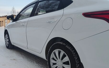 Hyundai Solaris II рестайлинг, 2018 год, 850 000 рублей, 3 фотография