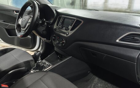 Hyundai Solaris II рестайлинг, 2018 год, 850 000 рублей, 13 фотография