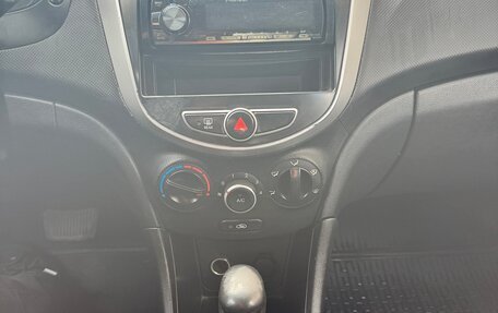 Hyundai Solaris II рестайлинг, 2013 год, 429 000 рублей, 8 фотография