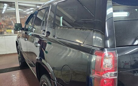 Chevrolet Tahoe IV, 2016 год, 3 000 000 рублей, 2 фотография