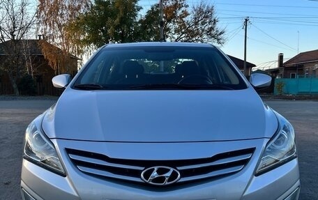 Hyundai Solaris II рестайлинг, 2014 год, 1 200 000 рублей, 1 фотография