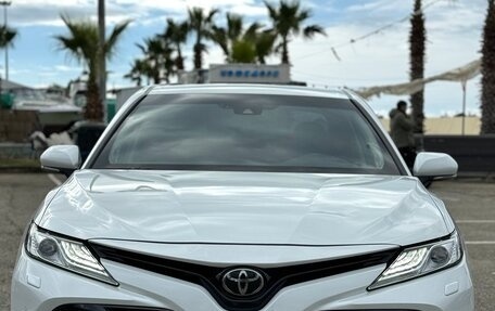 Toyota Camry, 2020 год, 3 500 000 рублей, 4 фотография