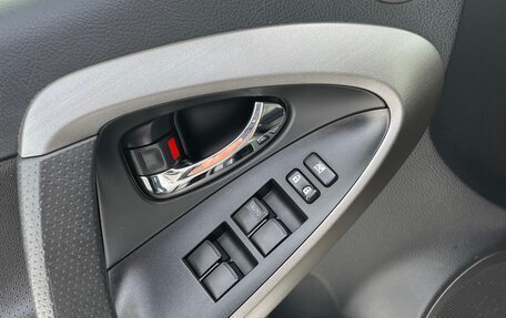 Toyota RAV4, 2012 год, 1 600 000 рублей, 13 фотография