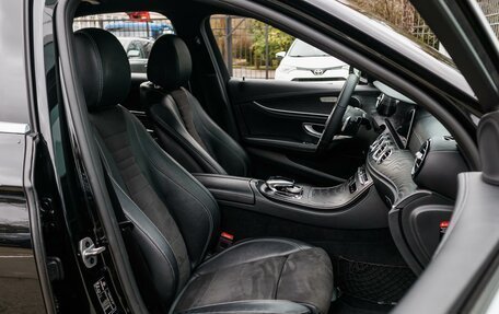 Mercedes-Benz E-Класс, 2019 год, 2 750 000 рублей, 8 фотография