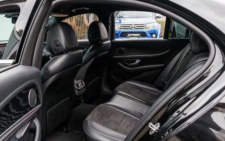 Mercedes-Benz E-Класс, 2019 год, 2 750 000 рублей, 11 фотография