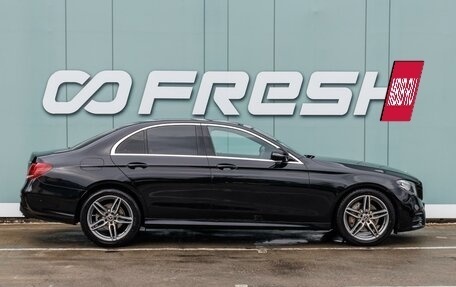 Mercedes-Benz E-Класс, 2019 год, 2 750 000 рублей, 5 фотография