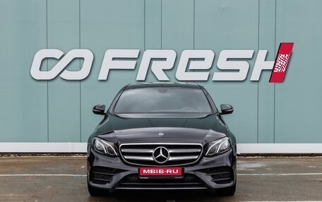 Mercedes-Benz E-Класс, 2019 год, 2 750 000 рублей, 3 фотография