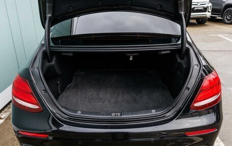 Mercedes-Benz E-Класс, 2019 год, 2 750 000 рублей, 22 фотография