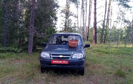 Chevrolet Niva I рестайлинг, 2011 год, 350 000 рублей, 2 фотография