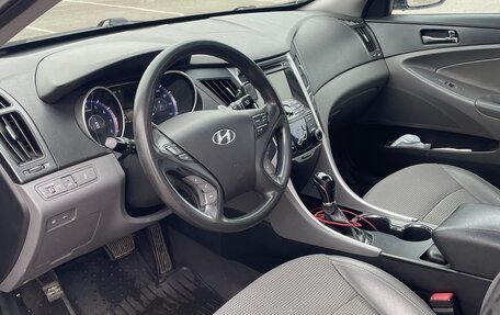 Hyundai Sonata VI, 2010 год, 850 000 рублей, 12 фотография