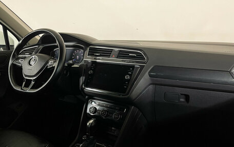 Volkswagen Tiguan II, 2018 год, 2 997 000 рублей, 9 фотография