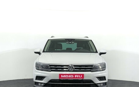 Volkswagen Tiguan II, 2018 год, 2 997 000 рублей, 2 фотография