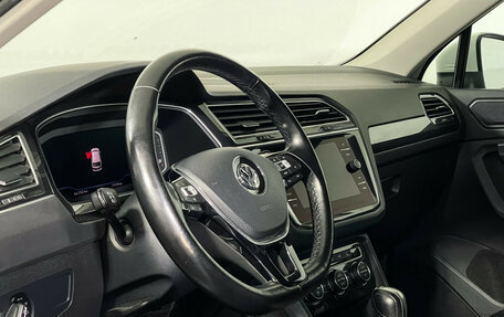 Volkswagen Tiguan II, 2018 год, 2 997 000 рублей, 13 фотография