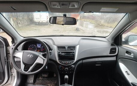 Hyundai Solaris II рестайлинг, 2013 год, 657 000 рублей, 7 фотография