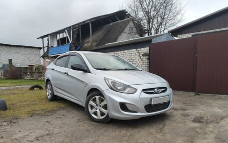 Hyundai Solaris II рестайлинг, 2013 год, 657 000 рублей, 4 фотография