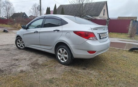 Hyundai Solaris II рестайлинг, 2013 год, 657 000 рублей, 12 фотография