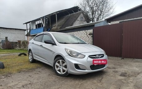 Hyundai Solaris II рестайлинг, 2013 год, 657 000 рублей, 3 фотография