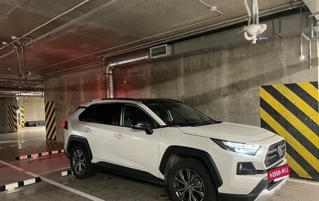 Toyota RAV4, 2024 год, 4 100 000 рублей, 3 фотография