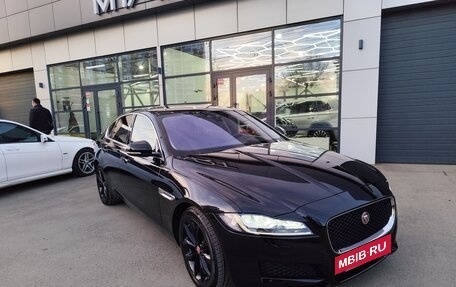 Jaguar XF II, 2018 год, 2 500 000 рублей, 9 фотография