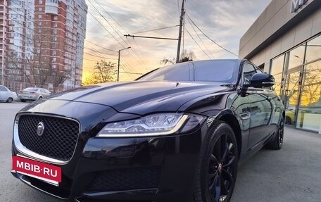 Jaguar XF II, 2018 год, 2 500 000 рублей, 4 фотография
