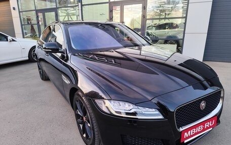 Jaguar XF II, 2018 год, 2 500 000 рублей, 3 фотография