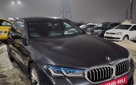 BMW 5 серия, 2019 год, 2 100 000 рублей, 3 фотография