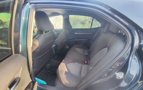 Toyota Camry, 2018 год, 2 700 000 рублей, 9 фотография