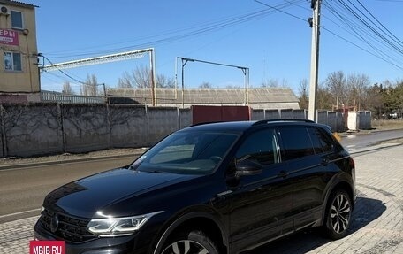 Volkswagen Tiguan II, 2021 год, 3 750 000 рублей, 2 фотография