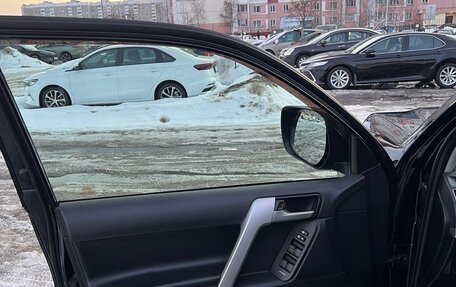 Toyota Land Cruiser Prado 150 рестайлинг 2, 2020 год, 6 250 000 рублей, 13 фотография