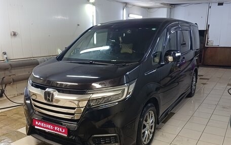 Honda Stepwgn IV, 2018 год, 2 250 000 рублей, 1 фотография