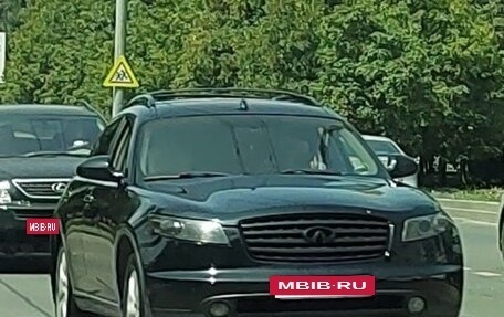 Infiniti FX I, 2004 год, 700 000 рублей, 3 фотография