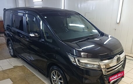 Honda Stepwgn IV, 2018 год, 2 250 000 рублей, 2 фотография