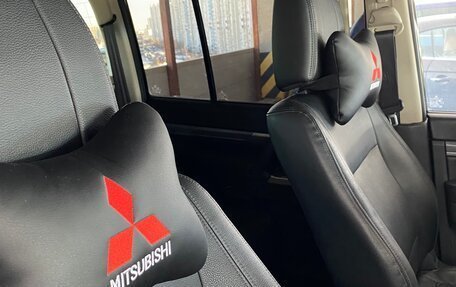 Mitsubishi Pajero IV, 2015 год, 3 750 000 рублей, 15 фотография