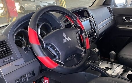 Mitsubishi Pajero IV, 2015 год, 3 750 000 рублей, 10 фотография