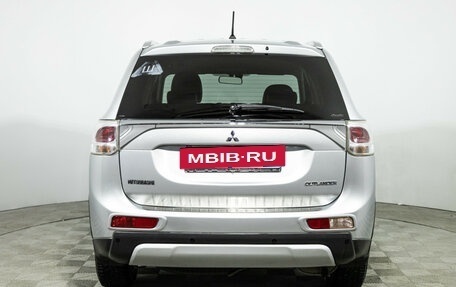 Mitsubishi Outlander III рестайлинг 3, 2014 год, 1 550 000 рублей, 6 фотография