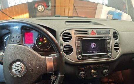 Volkswagen Tiguan I, 2009 год, 950 000 рублей, 21 фотография