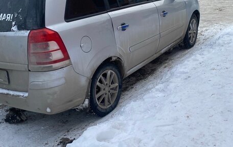 Opel Zafira B, 2010 год, 265 000 рублей, 4 фотография