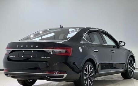 Skoda Superb III рестайлинг, 2024 год, 2 450 000 рублей, 3 фотография