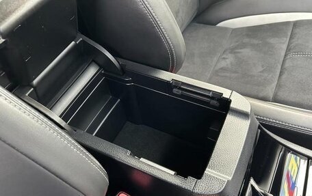 Toyota Harrier, 2017 год, 2 550 000 рублей, 26 фотография