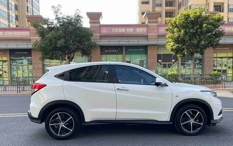 Honda Vezel, 2022 год, 1 265 000 рублей, 4 фотография