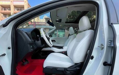 Honda Vezel, 2022 год, 1 265 000 рублей, 9 фотография