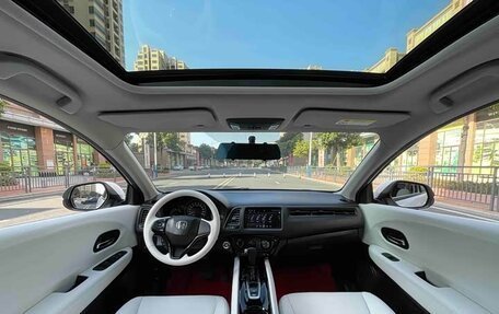 Honda Vezel, 2022 год, 1 265 000 рублей, 13 фотография