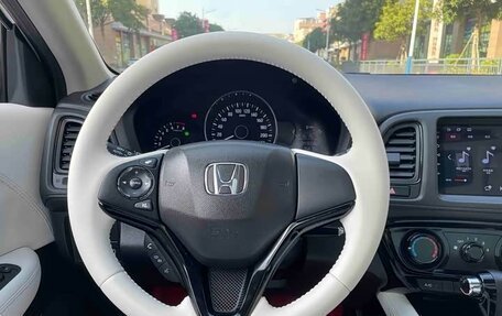 Honda Vezel, 2022 год, 1 265 000 рублей, 15 фотография