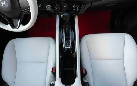 Honda Vezel, 2022 год, 1 265 000 рублей, 18 фотография