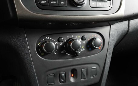 Renault Sandero II рестайлинг, 2015 год, 669 000 рублей, 12 фотография