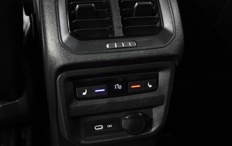 Volkswagen Tiguan II, 2021 год, 3 299 000 рублей, 13 фотография