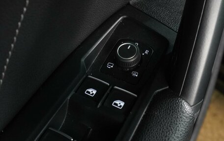 Volkswagen Tiguan II, 2021 год, 3 299 000 рублей, 22 фотография