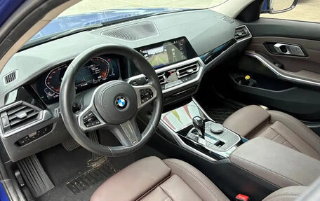 BMW 3 серия, 2022 год, 2 700 000 рублей, 16 фотография