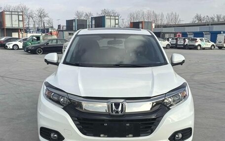 Honda Vezel, 2022 год, 1 300 000 рублей, 2 фотография